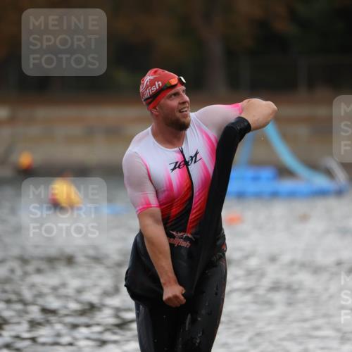 14.09.2025 - Stadtparktriathlon Michael Strokosch http://msf.ph/oto/8874710 14.09.2025 12:49:40 Schwimmen 1514 meine-sportfotos.de