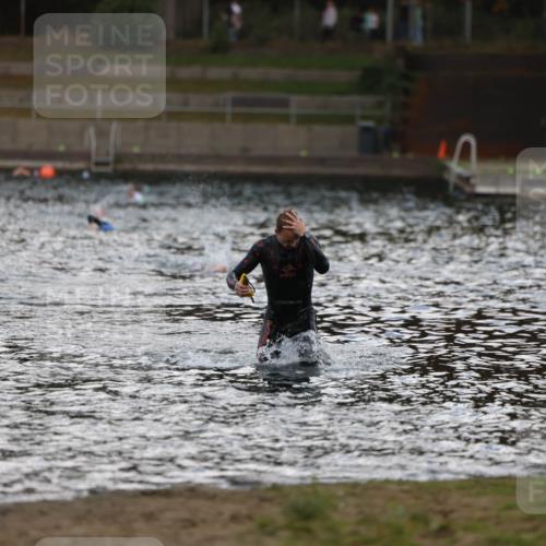14.09.2025 - Stadtparktriathlon Michael Strokosch http://msf.ph/oto/8874722 14.09.2025 12:49:46 Schwimmen 1504 meine-sportfotos.de