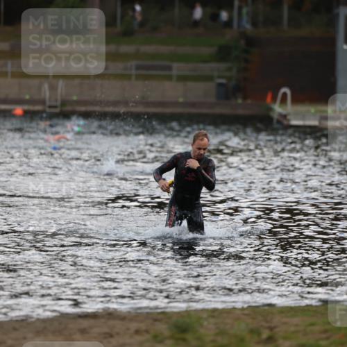14.09.2025 - Stadtparktriathlon Michael Strokosch http://msf.ph/oto/8874723 14.09.2025 12:49:47 Schwimmen 1504 meine-sportfotos.de