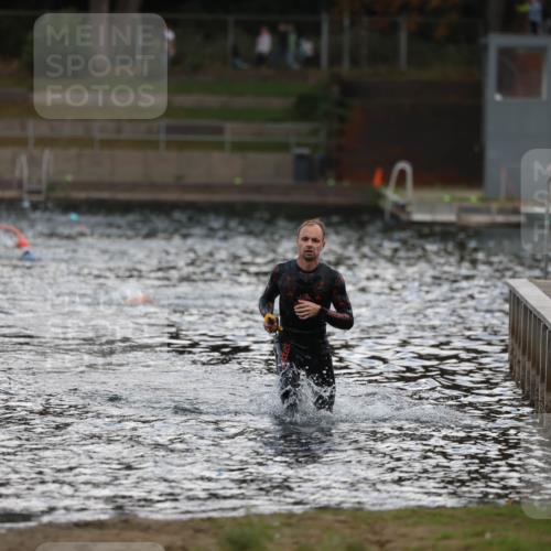14.09.2025 - Stadtparktriathlon Michael Strokosch http://msf.ph/oto/8874724 14.09.2025 12:49:48 Schwimmen 1504 meine-sportfotos.de