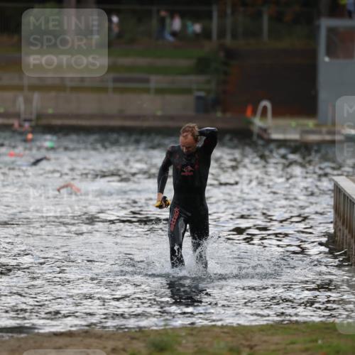 14.09.2025 - Stadtparktriathlon Michael Strokosch http://msf.ph/oto/8874725 14.09.2025 12:49:49 Schwimmen 1504 meine-sportfotos.de