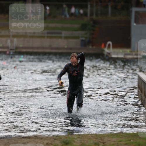 14.09.2025 - Stadtparktriathlon Michael Strokosch http://msf.ph/oto/8874726 14.09.2025 12:49:49 Schwimmen 1504 meine-sportfotos.de