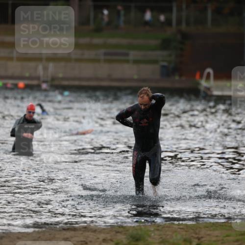 14.09.2025 - Stadtparktriathlon Michael Strokosch http://msf.ph/oto/8874728 14.09.2025 12:49:50 Schwimmen 1504 meine-sportfotos.de