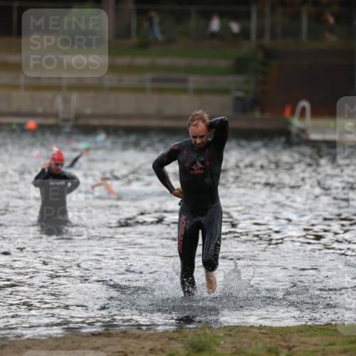 14.09.2025 - Stadtparktriathlon Michael Strokosch http://msf.ph/oto/8874729 14.09.2025 12:49:51 Schwimmen 1469, 1504 meine-sportfotos.de