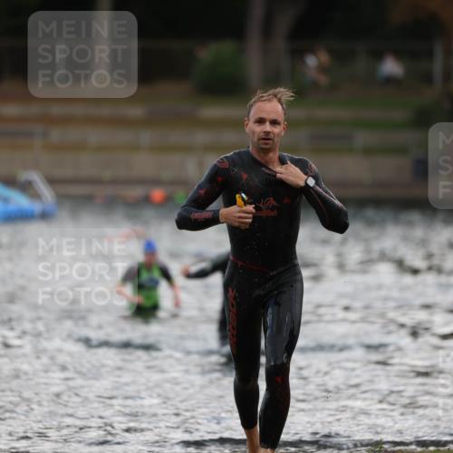 14.09.2025 - Stadtparktriathlon Michael Strokosch http://msf.ph/oto/8874740 14.09.2025 12:49:54 Schwimmen 1469, 1504 meine-sportfotos.de