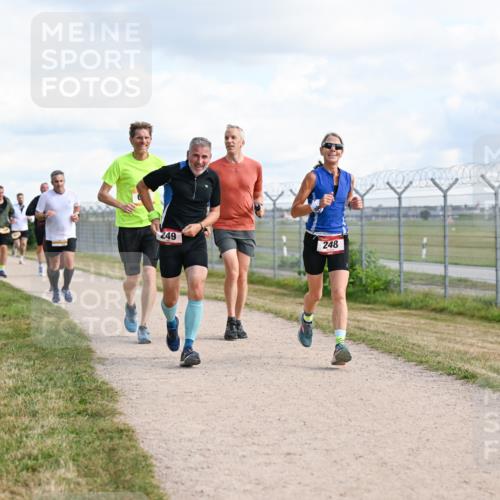 14.09.2025 - Airport Race Dr. Thomas Lammeyer http://msf.ph/oto/8874741 14.09.2025 12:19:27 Laufen 249, 248 meine-sportfotos.de