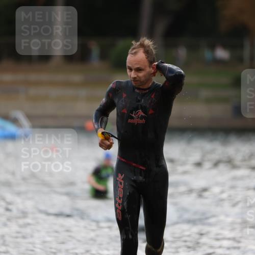14.09.2025 - Stadtparktriathlon Michael Strokosch http://msf.ph/oto/8874747 14.09.2025 12:49:55 Schwimmen 1469, 1504 meine-sportfotos.de