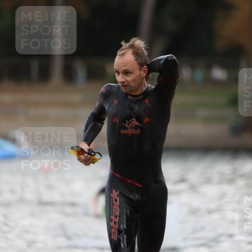 14.09.2025 - Stadtparktriathlon Michael Strokosch http://msf.ph/oto/8874750 14.09.2025 12:49:56 Schwimmen 1469, 1504 meine-sportfotos.de