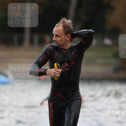14.09.2025 - Stadtparktriathlon Michael Strokosch http://msf.ph/oto/8874752 14.09.2025 12:49:57 Schwimmen 1469, 1504 meine-sportfotos.de