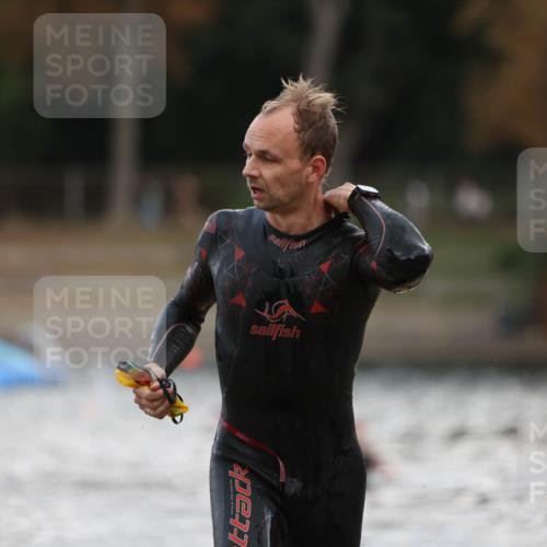14.09.2025 - Stadtparktriathlon Michael Strokosch http://msf.ph/oto/8874753 14.09.2025 12:49:57 Schwimmen 1469, 1504 meine-sportfotos.de
