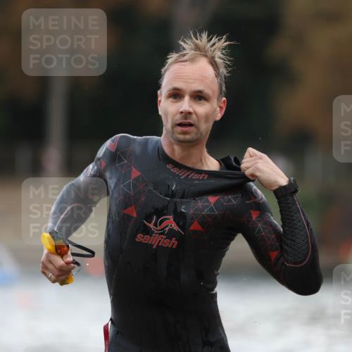 14.09.2025 - Stadtparktriathlon Michael Strokosch http://msf.ph/oto/8874756 14.09.2025 12:49:58 Schwimmen 1469, 1504 meine-sportfotos.de