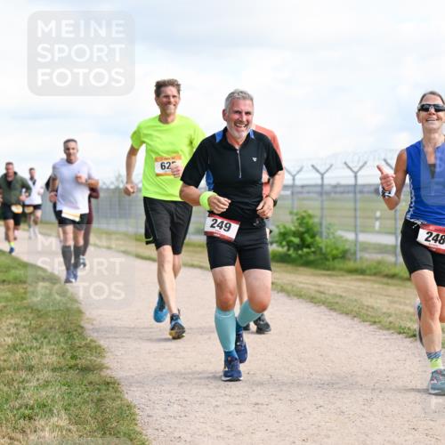 14.09.2025 - Airport Race Dr. Thomas Lammeyer http://msf.ph/oto/8874760 14.09.2025 12:19:29 Laufen 62, 249, 248 meine-sportfotos.de
