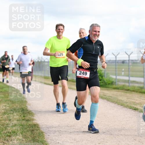14.09.2025 - Airport Race Dr. Thomas Lammeyer http://msf.ph/oto/8874764 14.09.2025 12:19:29 Laufen 525, 249, 248 meine-sportfotos.de