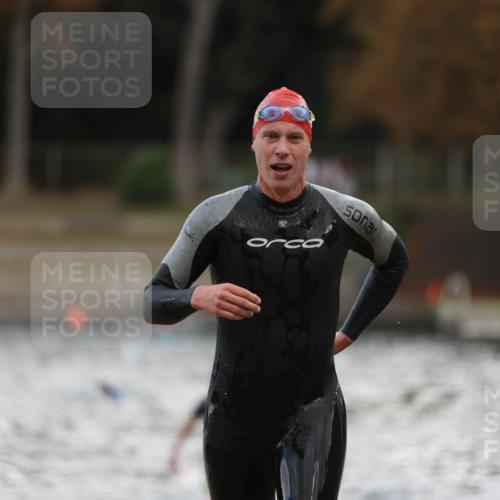 14.09.2025 - Stadtparktriathlon Michael Strokosch http://msf.ph/oto/8874775 14.09.2025 12:50:03 Schwimmen 1441, 1469 meine-sportfotos.de