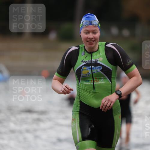14.09.2025 - Stadtparktriathlon Michael Strokosch http://msf.ph/oto/8874801 14.09.2025 12:50:12 Schwimmen 1441, 1442 meine-sportfotos.de
