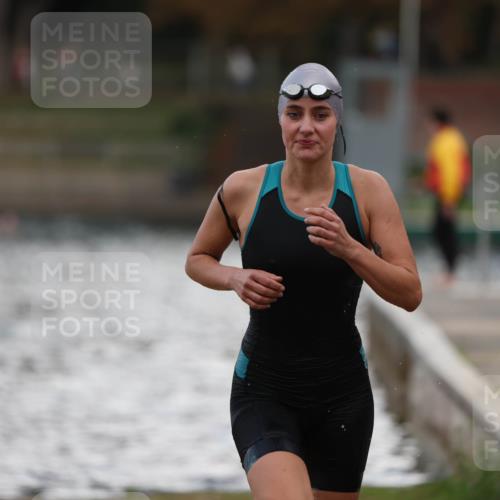 14.09.2025 - Stadtparktriathlon Michael Strokosch http://msf.ph/oto/8874819 14.09.2025 12:50:16 Schwimmen 1442 meine-sportfotos.de