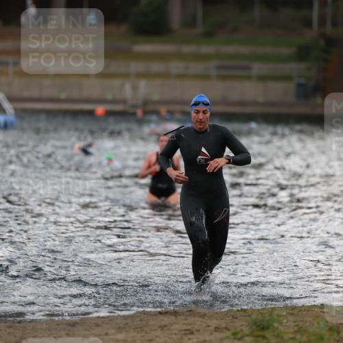 14.09.2025 - Stadtparktriathlon Michael Strokosch http://msf.ph/oto/8874826 14.09.2025 12:50:31 Schwimmen 1452 meine-sportfotos.de