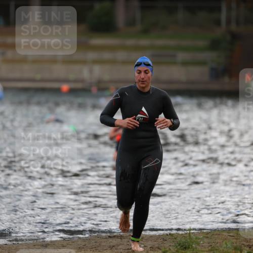 14.09.2025 - Stadtparktriathlon Michael Strokosch http://msf.ph/oto/8874833 14.09.2025 12:50:33 Schwimmen 1452 meine-sportfotos.de