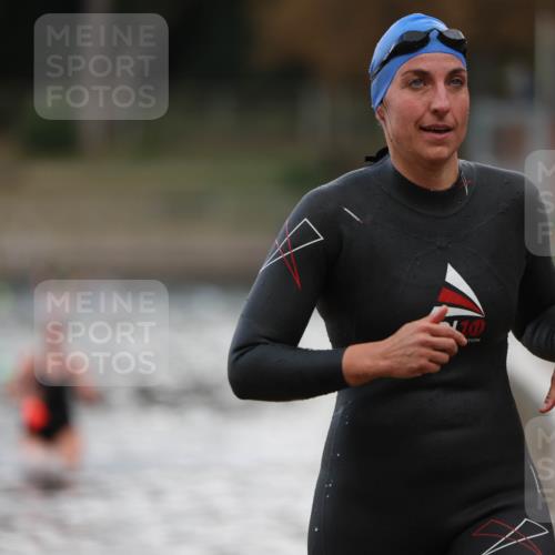 14.09.2025 - Stadtparktriathlon Michael Strokosch http://msf.ph/oto/8874855 14.09.2025 12:50:37 Schwimmen 1446, 1452 meine-sportfotos.de