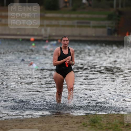 14.09.2025 - Stadtparktriathlon Michael Strokosch http://msf.ph/oto/8874856 14.09.2025 12:50:42 Schwimmen 1446 meine-sportfotos.de