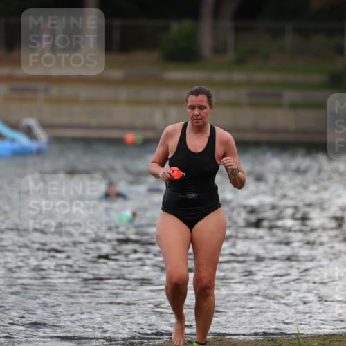 14.09.2025 - Stadtparktriathlon Michael Strokosch http://msf.ph/oto/8874863 14.09.2025 12:50:45 Schwimmen 1446 meine-sportfotos.de