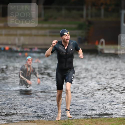 14.09.2025 - Stadtparktriathlon Michael Strokosch http://msf.ph/oto/8874897 14.09.2025 12:51:08 Schwimmen 1510 meine-sportfotos.de