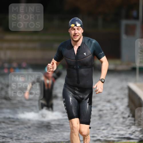 14.09.2025 - Stadtparktriathlon Michael Strokosch http://msf.ph/oto/8874906 14.09.2025 12:51:10 Schwimmen 1510 meine-sportfotos.de