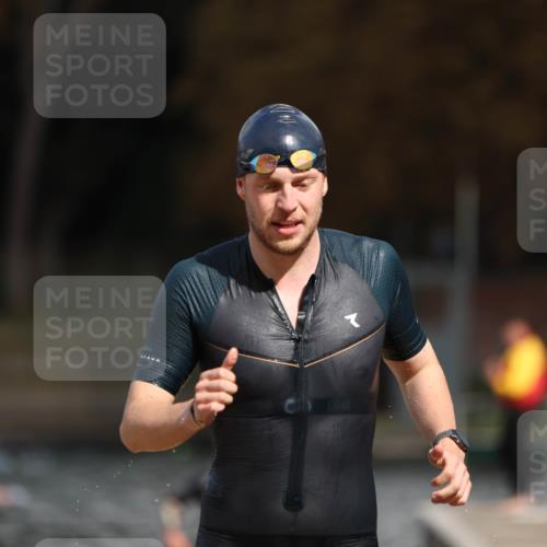 14.09.2025 - Stadtparktriathlon Michael Strokosch http://msf.ph/oto/8874912 14.09.2025 12:51:12 Schwimmen 1510 meine-sportfotos.de