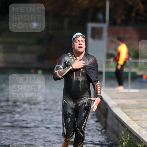 14.09.2025 - Stadtparktriathlon Michael Strokosch http://msf.ph/oto/8874917 14.09.2025 12:51:16 Schwimmen  meine-sportfotos.de