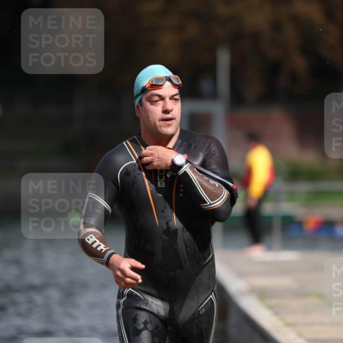 14.09.2025 - Stadtparktriathlon Michael Strokosch http://msf.ph/oto/8874922 14.09.2025 12:51:17 Schwimmen  meine-sportfotos.de