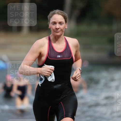 14.09.2025 - Stadtparktriathlon Michael Strokosch http://msf.ph/oto/8874945 14.09.2025 12:51:39 Schwimmen 1426, 1443, 1479, 1513 meine-sportfotos.de