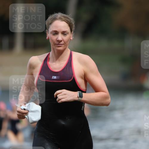 14.09.2025 - Stadtparktriathlon Michael Strokosch http://msf.ph/oto/8874947 14.09.2025 12:51:40 Schwimmen 1426, 1443, 1479, 1513 meine-sportfotos.de