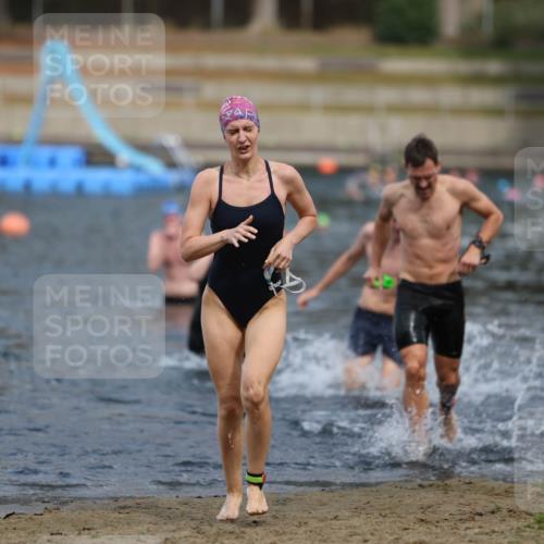 14.09.2025 - Stadtparktriathlon Michael Strokosch http://msf.ph/oto/8874950 14.09.2025 12:51:45 Schwimmen 1443, 1459, 1479, 1513 meine-sportfotos.de