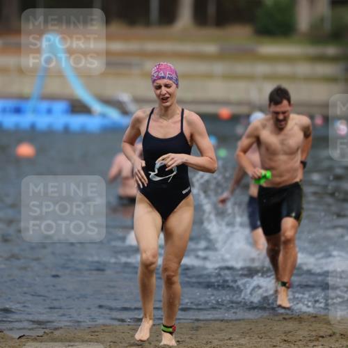 14.09.2025 - Stadtparktriathlon Michael Strokosch http://msf.ph/oto/8874951 14.09.2025 12:51:46 Schwimmen 1443, 1459, 1479, 1513 meine-sportfotos.de