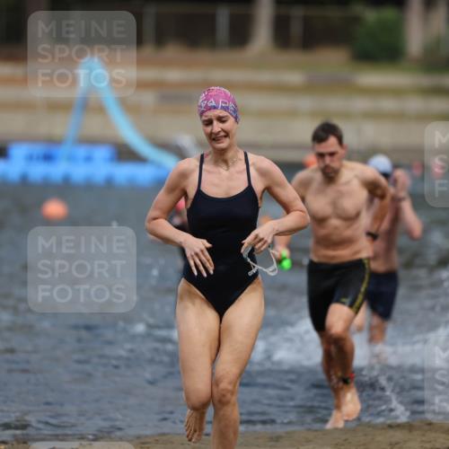 14.09.2025 - Stadtparktriathlon Michael Strokosch http://msf.ph/oto/8874955 14.09.2025 12:51:46 Schwimmen 1443, 1459, 1479, 1513 meine-sportfotos.de
