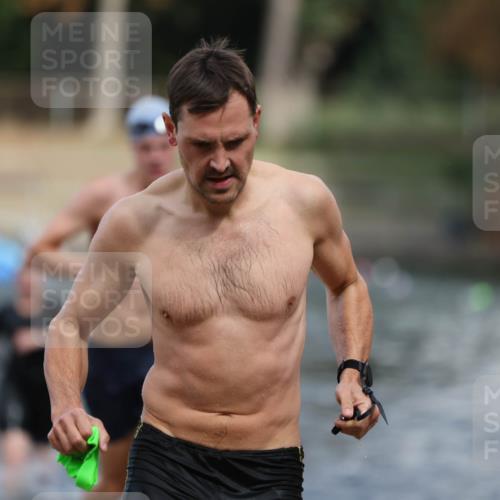 14.09.2025 - Stadtparktriathlon Michael Strokosch http://msf.ph/oto/8874968 14.09.2025 12:51:50 Schwimmen 1443, 1459, 1479, 1494, 1513 meine-sportfotos.de