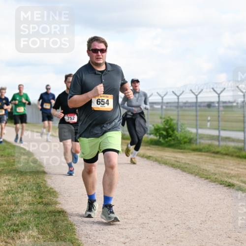 14.09.2025 - Airport Race Dr. Thomas Lammeyer http://msf.ph/oto/8874969 14.09.2025 12:19:42 Laufen 752, 654 meine-sportfotos.de