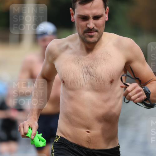 14.09.2025 - Stadtparktriathlon Michael Strokosch http://msf.ph/oto/8874971 14.09.2025 12:51:50 Schwimmen 1443, 1459, 1479, 1494, 1513 meine-sportfotos.de