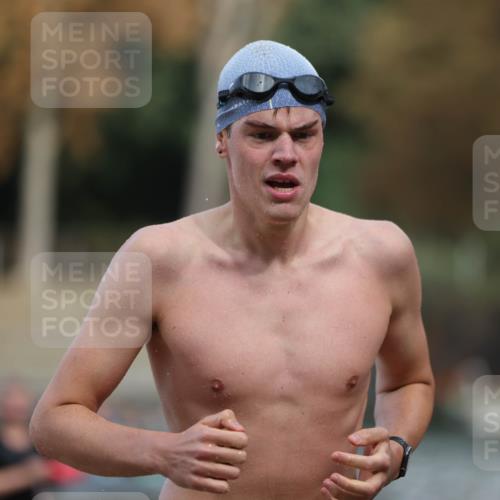 14.09.2025 - Stadtparktriathlon Michael Strokosch http://msf.ph/oto/8874977 14.09.2025 12:51:52 Schwimmen 1459, 1479, 1494, 1513 meine-sportfotos.de