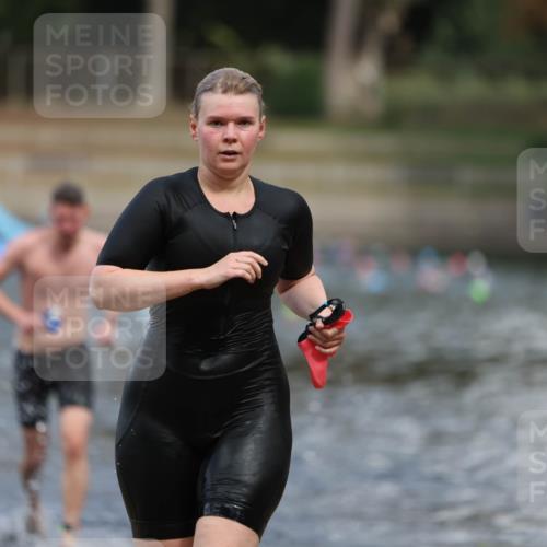 14.09.2025 - Stadtparktriathlon Michael Strokosch http://msf.ph/oto/8874982 14.09.2025 12:51:56 Schwimmen 1459, 1494 meine-sportfotos.de