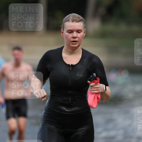 14.09.2025 - Stadtparktriathlon Michael Strokosch http://msf.ph/oto/8874985 14.09.2025 12:51:57 Schwimmen 1459, 1494 meine-sportfotos.de