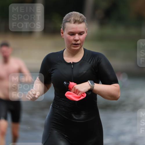 14.09.2025 - Stadtparktriathlon Michael Strokosch http://msf.ph/oto/8874986 14.09.2025 12:51:58 Schwimmen 1459, 1494 meine-sportfotos.de