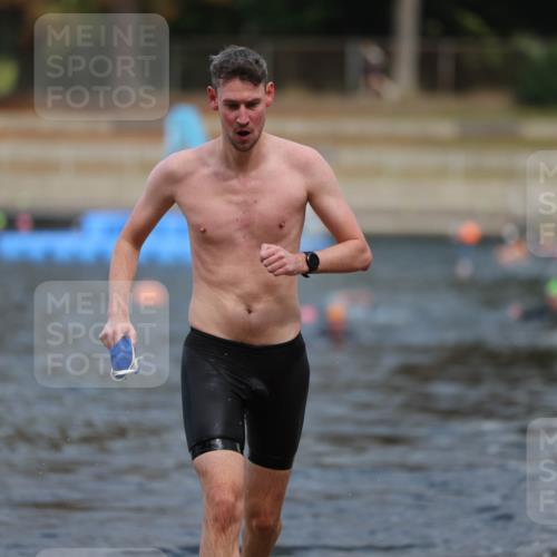 14.09.2025 - Stadtparktriathlon Michael Strokosch http://msf.ph/oto/8874989 14.09.2025 12:51:59 Schwimmen 1459, 1494 meine-sportfotos.de