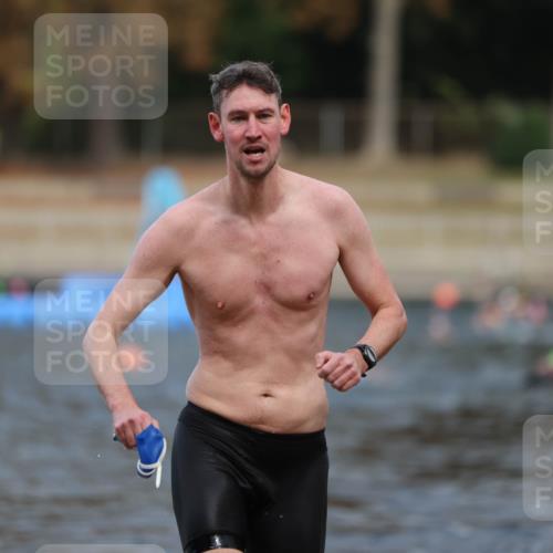 14.09.2025 - Stadtparktriathlon Michael Strokosch http://msf.ph/oto/8874992 14.09.2025 12:52:00 Schwimmen 1459, 1494 meine-sportfotos.de