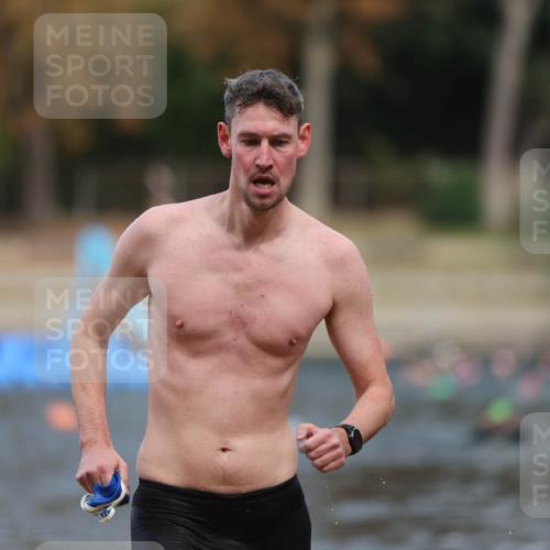 14.09.2025 - Stadtparktriathlon Michael Strokosch http://msf.ph/oto/8874996 14.09.2025 12:52:00 Schwimmen 1459, 1494 meine-sportfotos.de