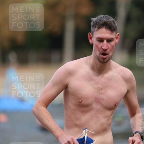 14.09.2025 - Stadtparktriathlon Michael Strokosch http://msf.ph/oto/8874998 14.09.2025 12:52:01 Schwimmen 1459, 1494 meine-sportfotos.de