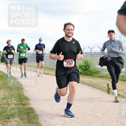 14.09.2025 - Airport Race Dr. Thomas Lammeyer http://msf.ph/oto/8874999 14.09.2025 12:19:44 Laufen 423, 752 meine-sportfotos.de