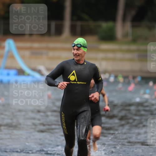 14.09.2025 - Stadtparktriathlon Michael Strokosch http://msf.ph/oto/8875005 14.09.2025 12:52:31 Schwimmen 1444, 1495, 1521 meine-sportfotos.de