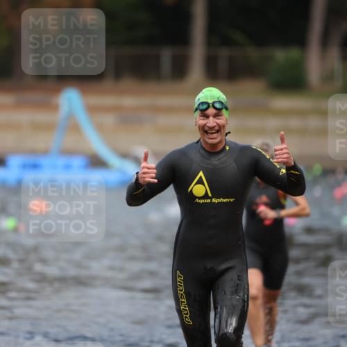 14.09.2025 - Stadtparktriathlon Michael Strokosch http://msf.ph/oto/8875008 14.09.2025 12:52:32 Schwimmen 1444, 1495, 1521 meine-sportfotos.de