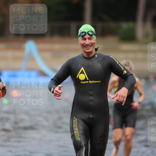 14.09.2025 - Stadtparktriathlon Michael Strokosch http://msf.ph/oto/8875011 14.09.2025 12:52:32 Schwimmen 1444, 1495, 1521 meine-sportfotos.de